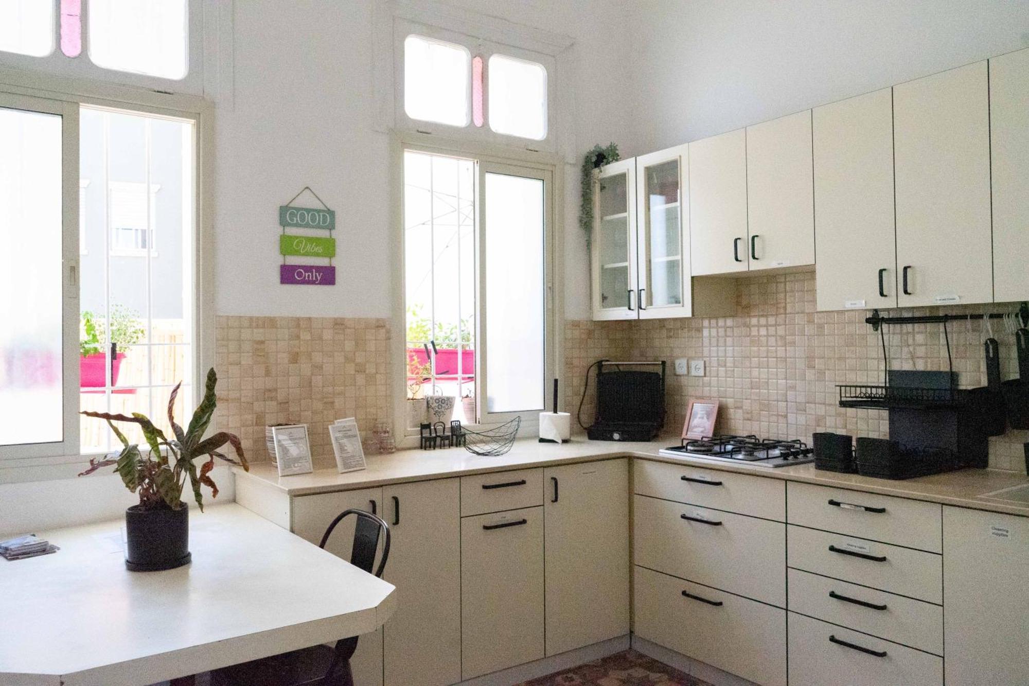 Ajami Guest House Tel Aviv Ngoại thất bức ảnh